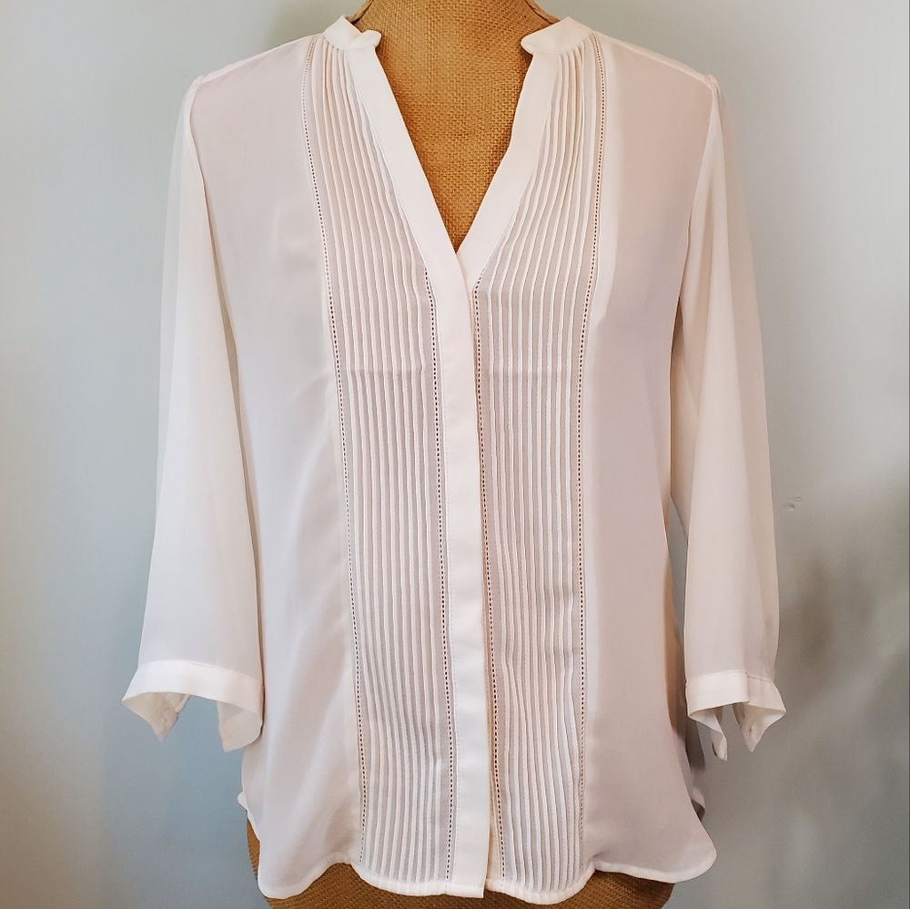 3/4 Sleeve V-Neck Cream Button Up Blouse - H&M - Size 4